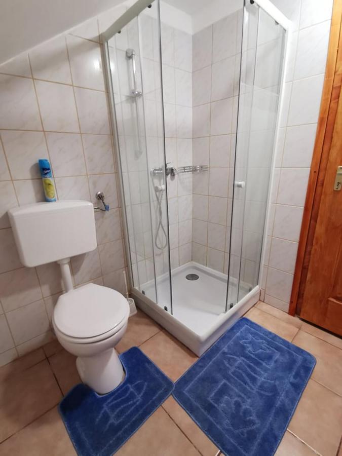 Kis Rigo Vendeghaz Hotel Salgótarján Bagian luar foto