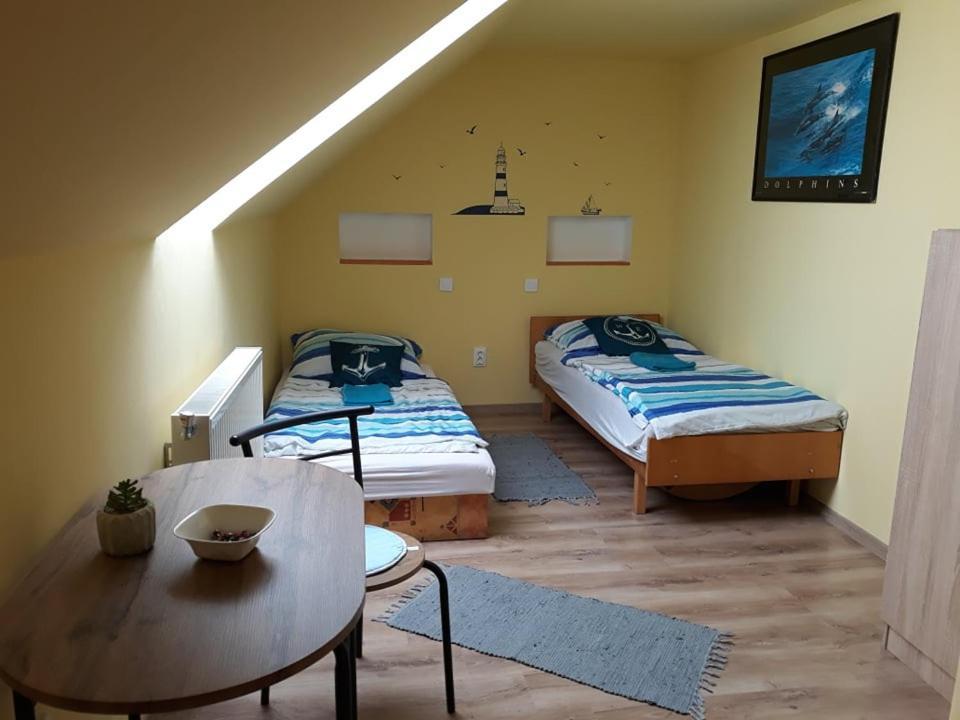 Kis Rigo Vendeghaz Hotel Salgótarján Bagian luar foto