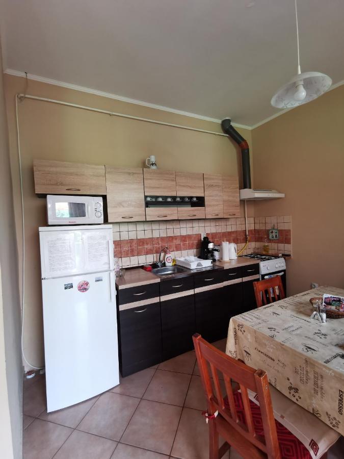 Kis Rigo Vendeghaz Hotel Salgótarján Bagian luar foto
